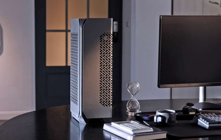 Cooler Master NCORE 100 MAX: Design Compatto e Prestazioni al Top