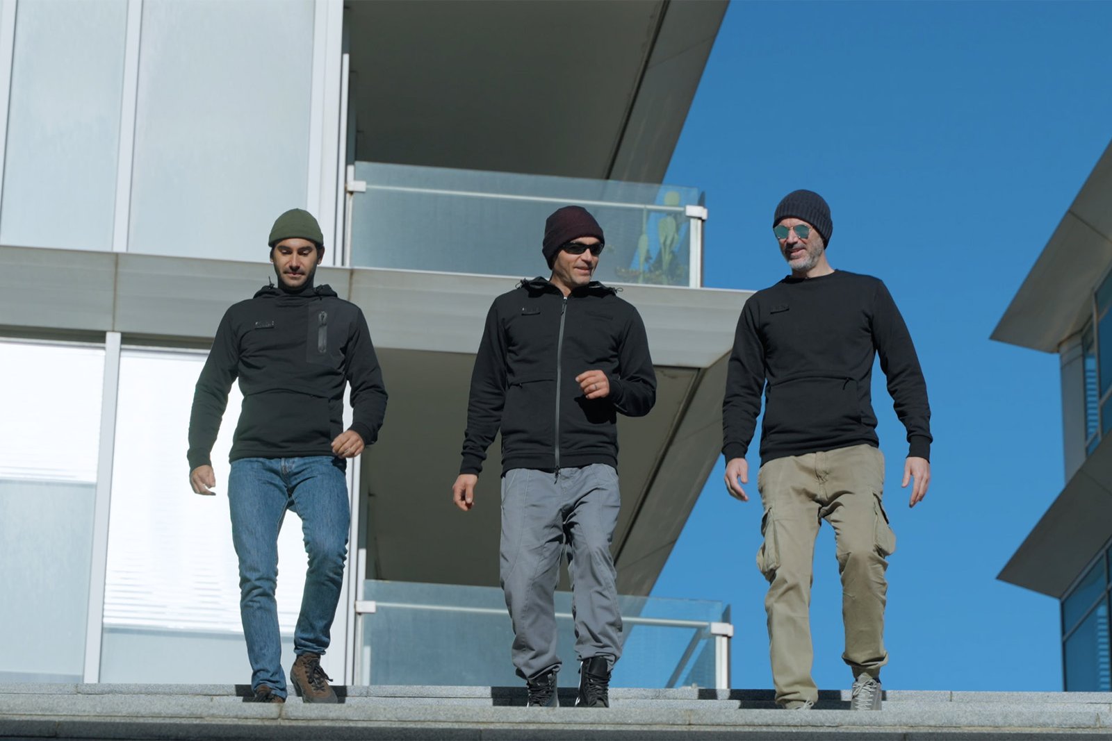 Mow Wear NOMADE: felpe d'avanguardia per nomadi digitali