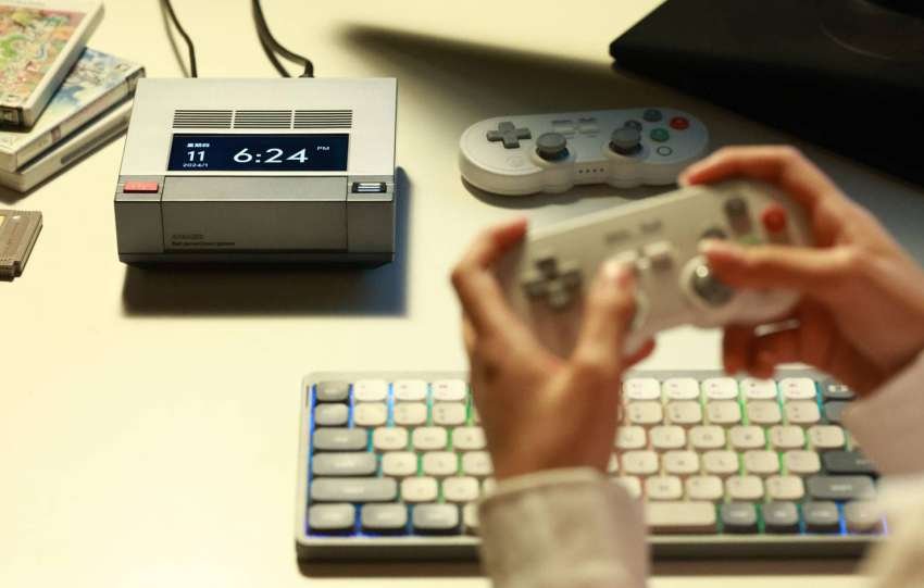 AYANEO AM02: un potente retro mini PC con schermo touch