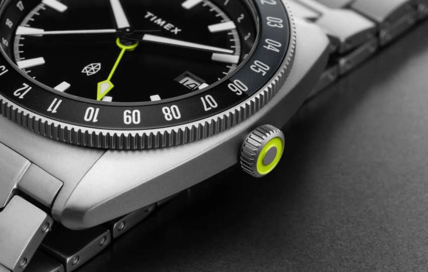 Timex x The James Brand: un orologio automatico in titanio
