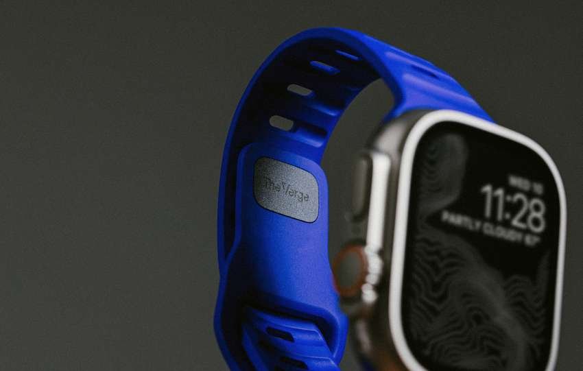 Blurple è la Watch Band realizzata da Nomad per The Verge