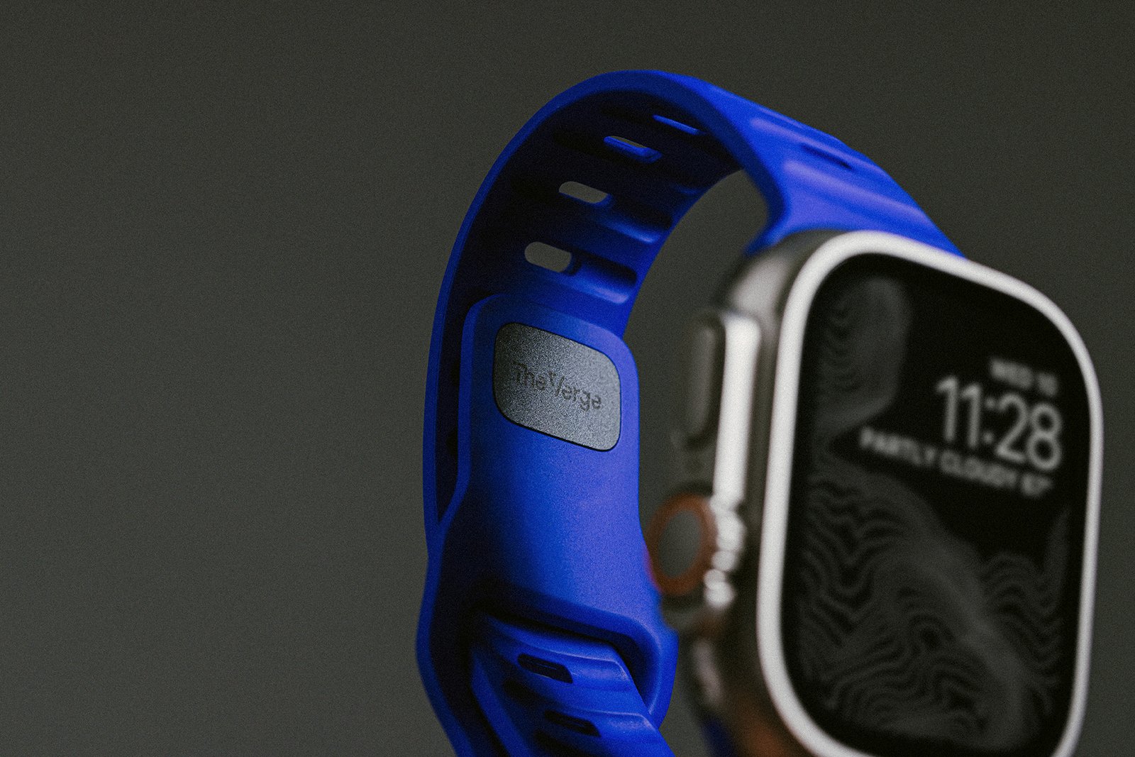 Blurple è la Watch Band realizzata da Nomad per The Verge