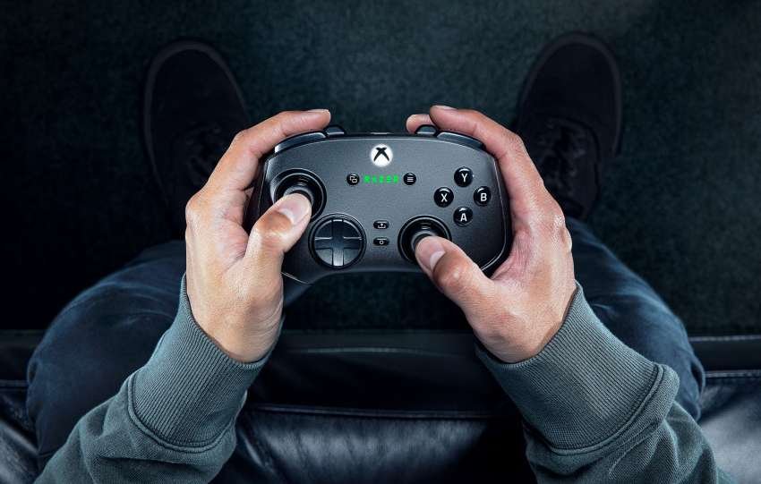 Razer Wolverine V3 Pro: un controller Xbox e PC per i professionisti degli esport