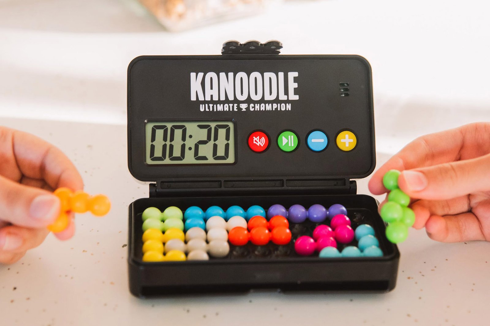 Tutto su Kanoodle, il gioco di palline colorate virale su TikTok